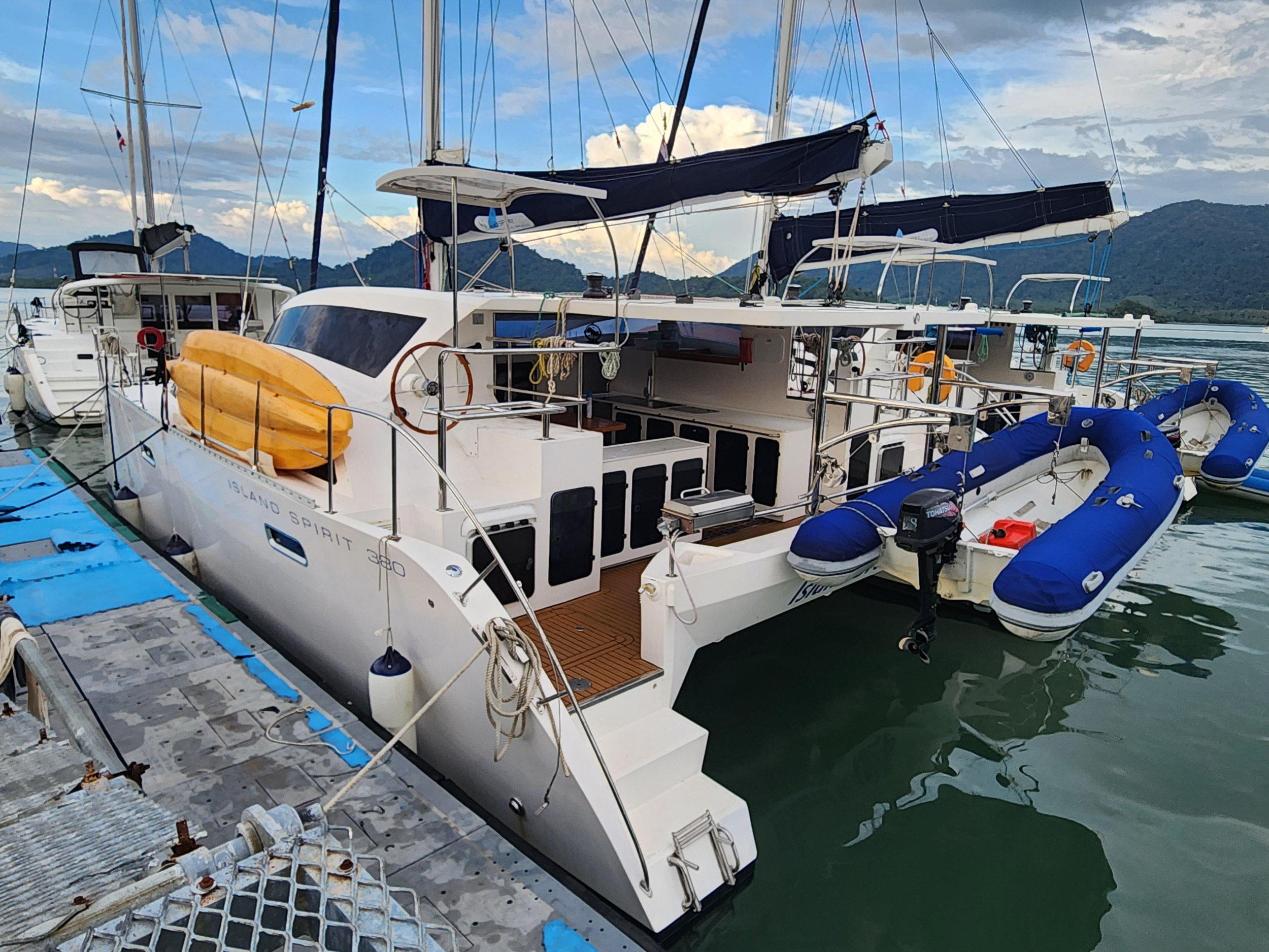 Photo #5 - Island Spirit 38 - 4 cab. (Island Breeze) in Koh chang - 38208