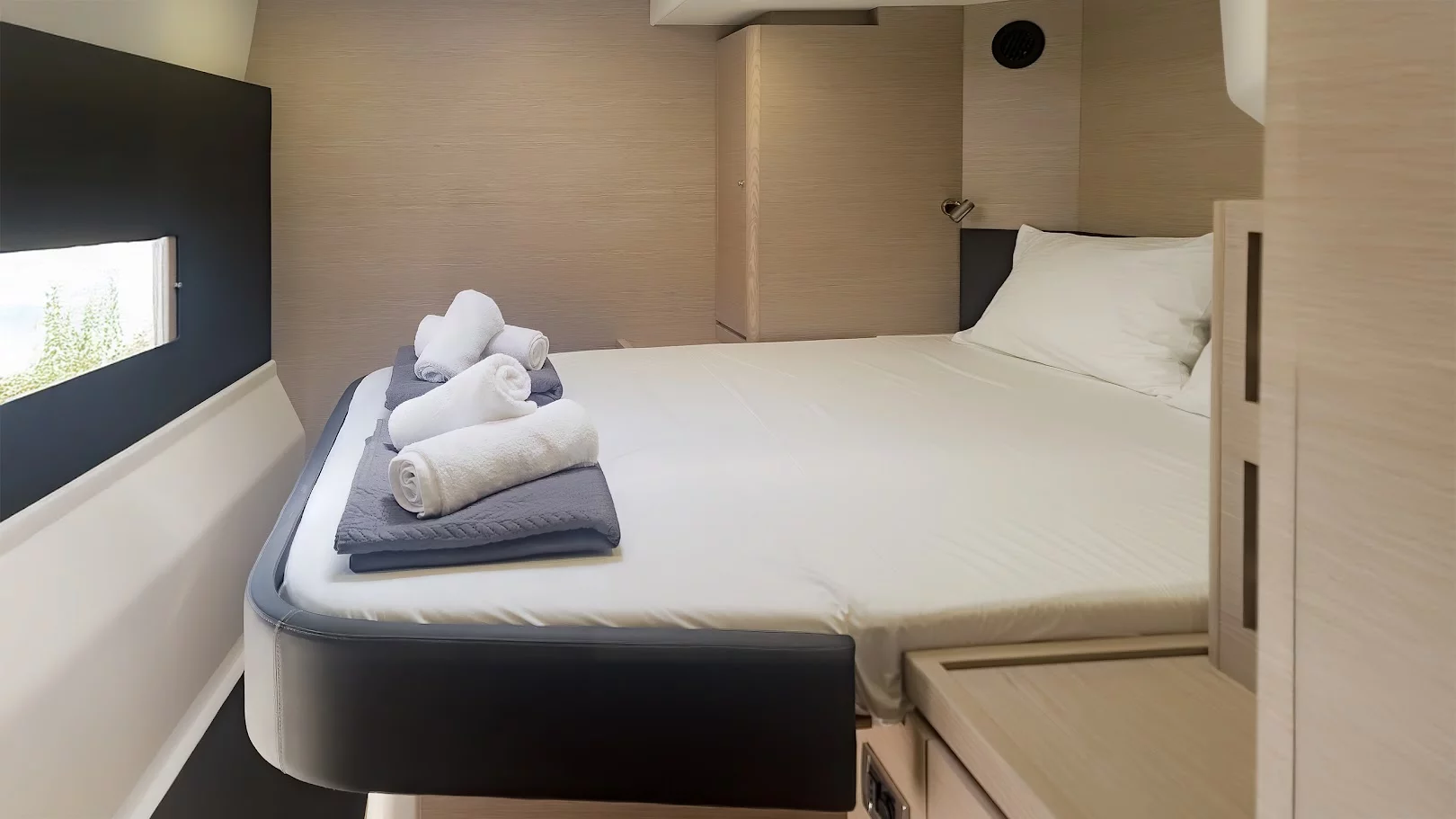Dufour 48 Catamaran - 5 + 1 cab. (Danai)  - 14