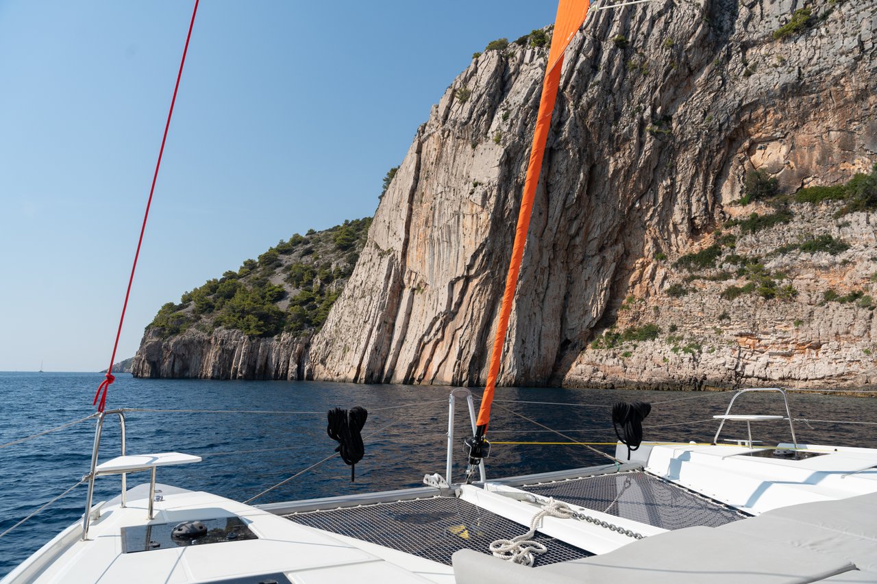 Photo #9 - Excess 15 - 6 + 2 cab. (Issa) en Trogir - 38325