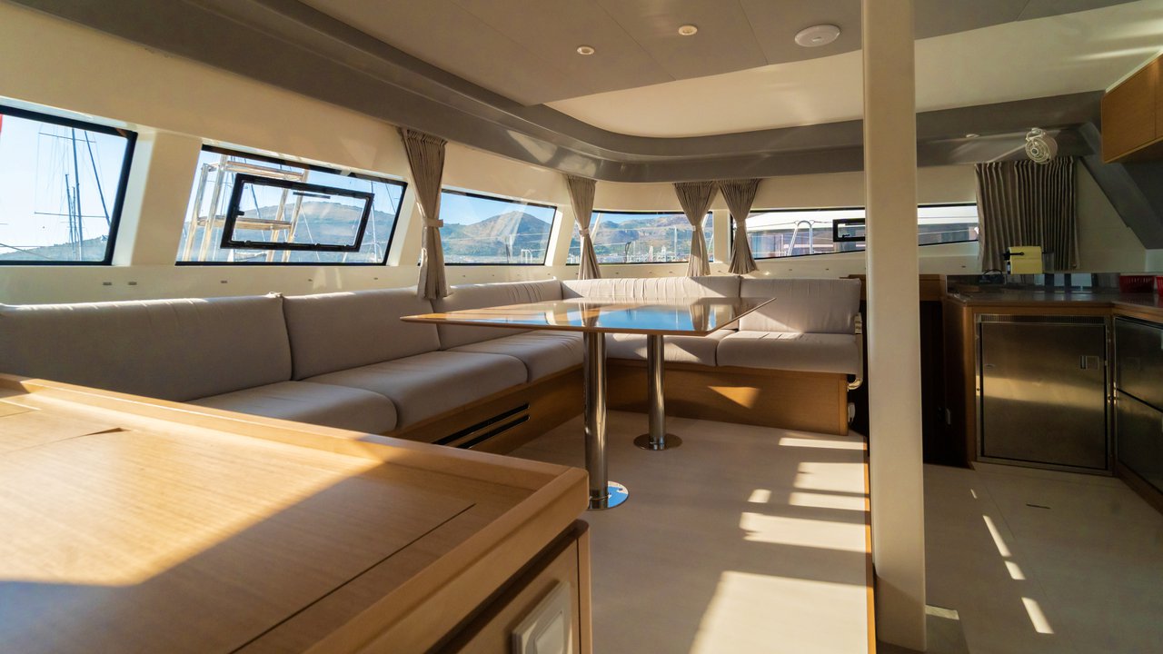 Photo #14 - Excess 15 - 6 + 2 cab. (Issa) en Trogir - 38325
