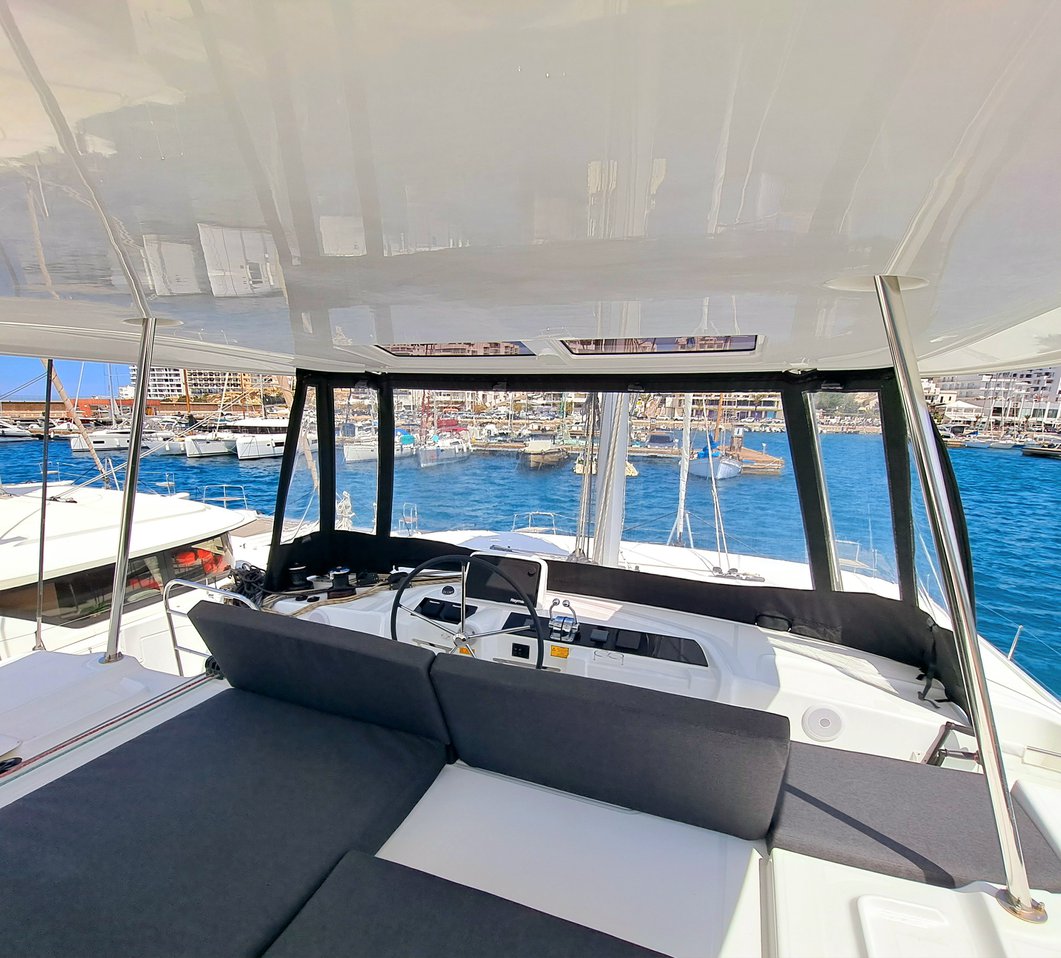 Photo #8 - Lagoon 46 - 4 + 2 cab. (Silver elli) in Bas du fort - 38327