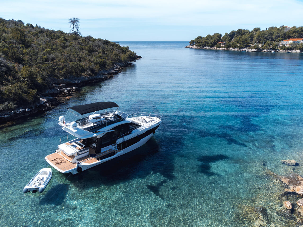 Photo #5 - Galeon 440 Fly (Diesel) (FGStar Mini) en Trogir - 38344