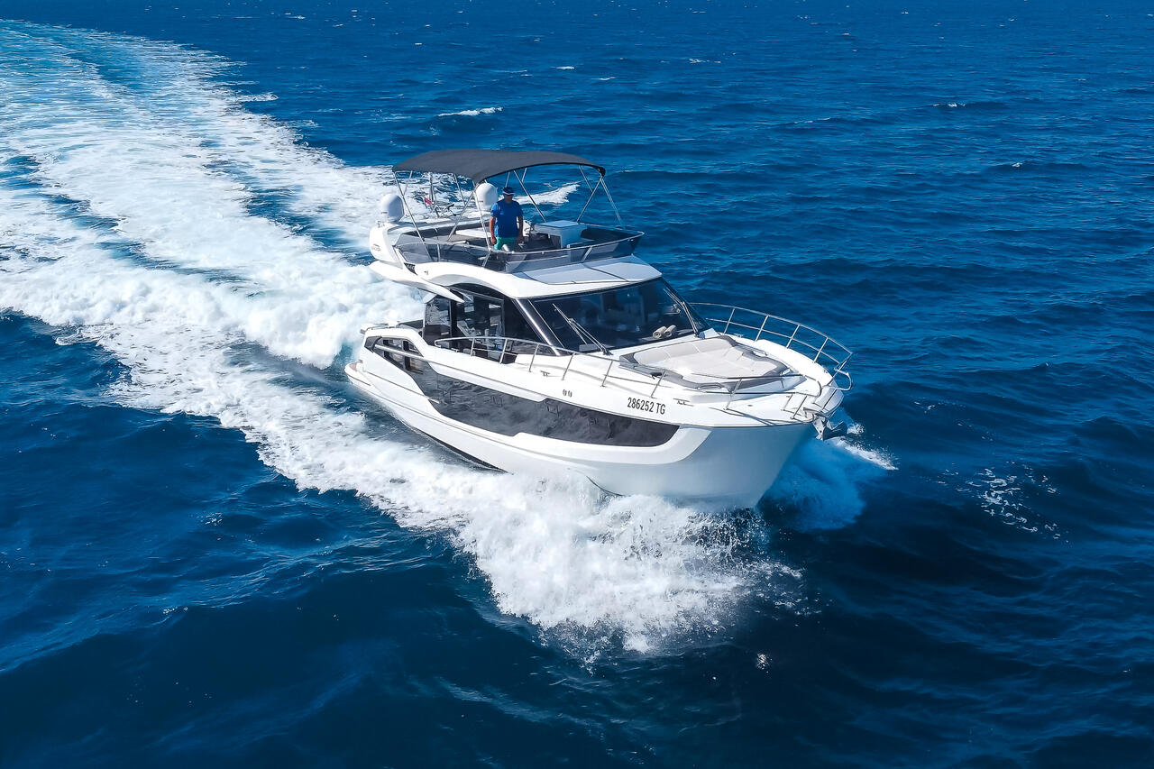 Photo #12 - Galeon 440 Fly (Diesel) (FGStar Mini) en Trogir - 38344
