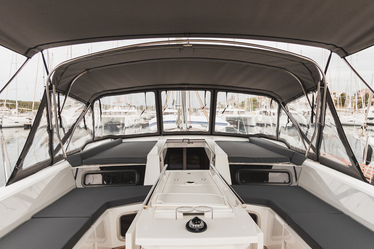 Photo #8 - Oceanis 51.1 - 5 + 1 cab. (Panthata) in Sibenik - 38373