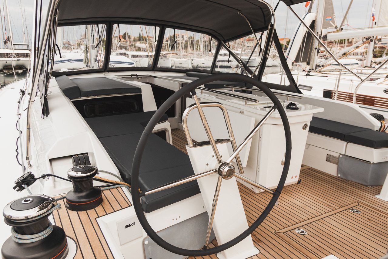 Photo #9 - Oceanis 51.1 - 5 + 1 cab. (Panthata) in Sibenik - 38373