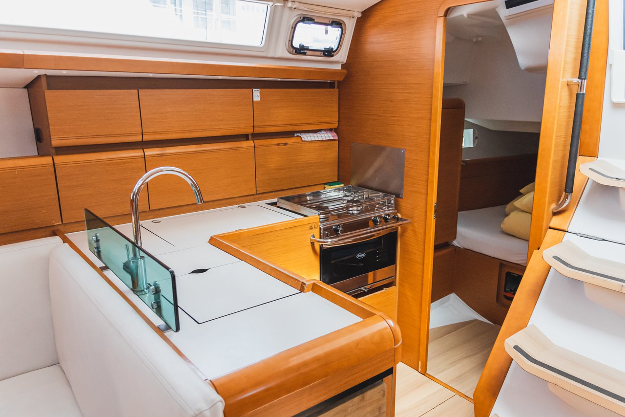 Photo #9 - Sun Odyssey 449 (Winx) in Sibenik - 38378
