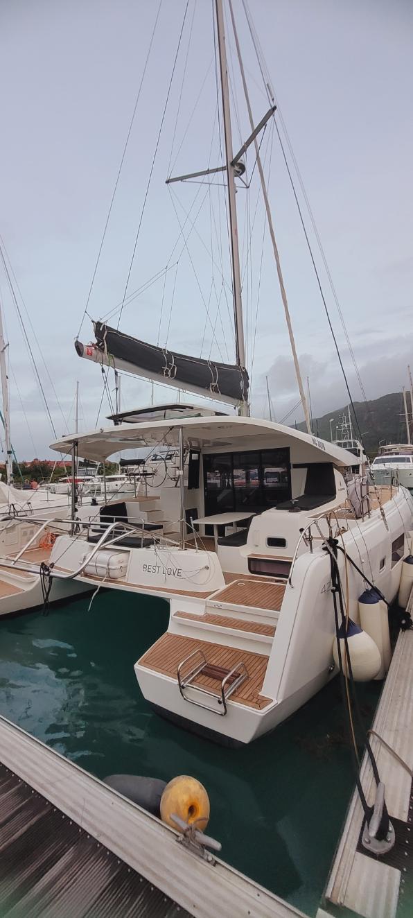 Photo #4 - Lagoon 42 - 4 + 2 cab. (Best Love) in Mahe - 38407