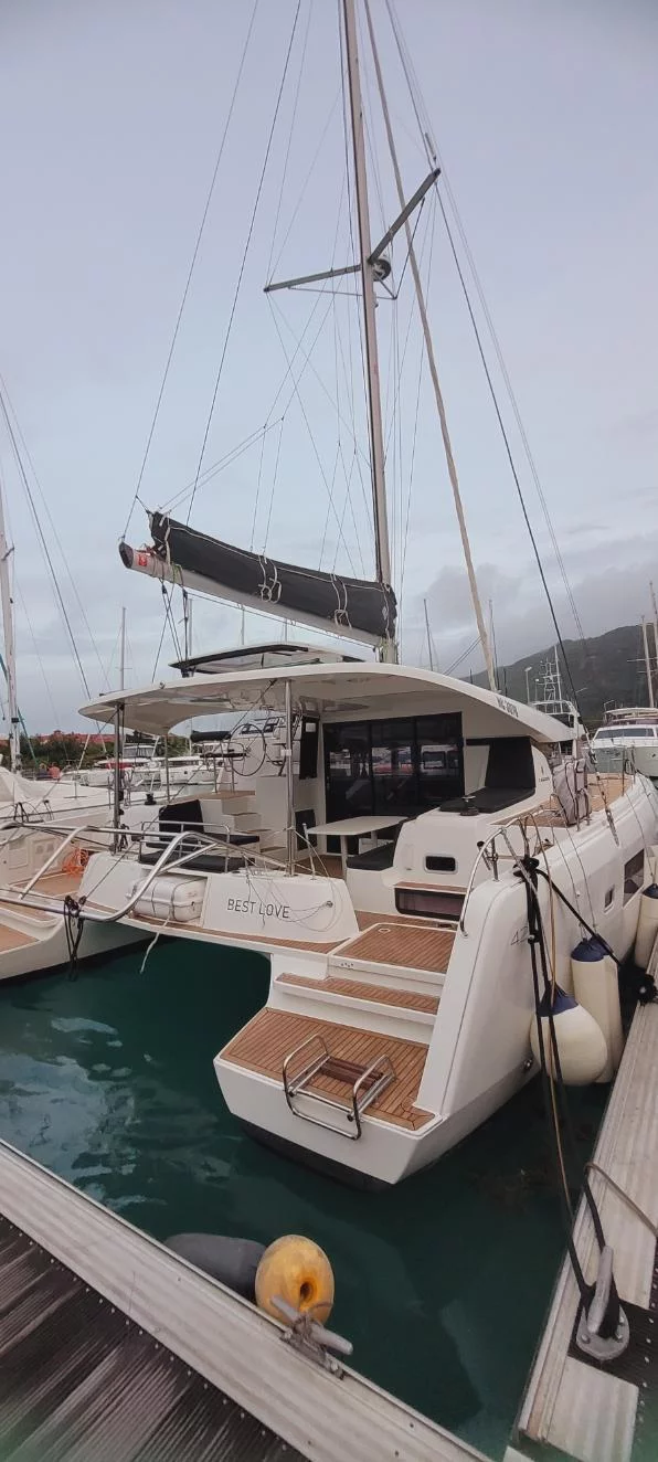 Lagoon 42 - 4 + 2 cab. (Best Love)  - 3