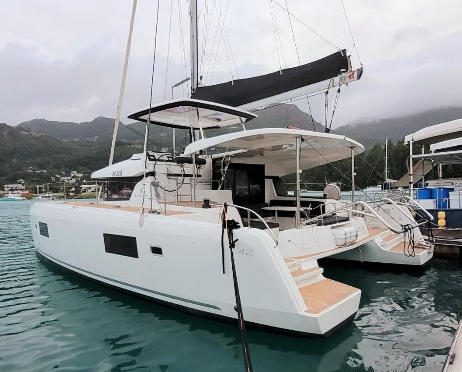 Photo #5 - Lagoon 42 - 4 + 2 cab. (Best Love) in Mahe - 38407