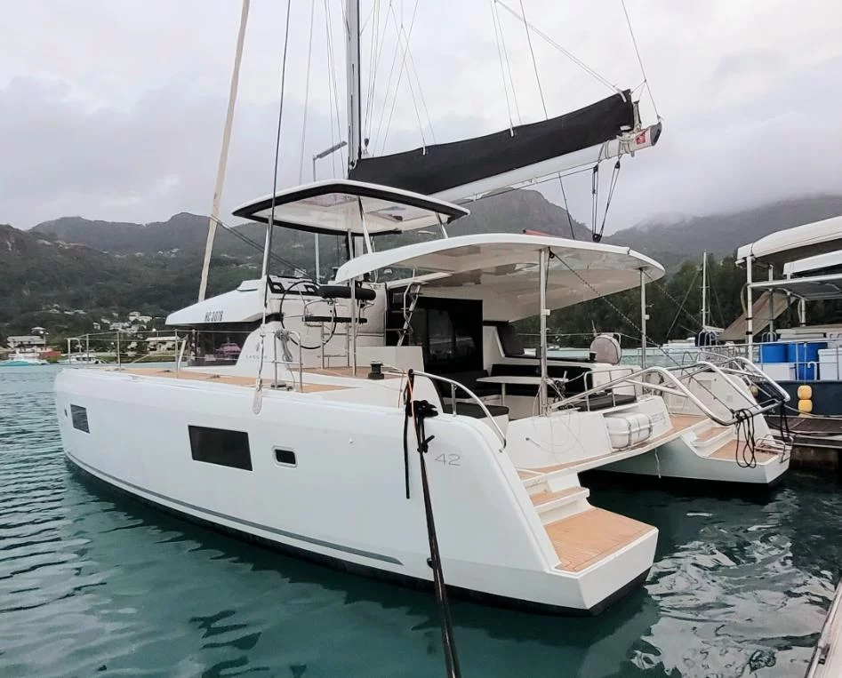 Lagoon 42 - 4 + 2 cab. (Best Love)  - 4