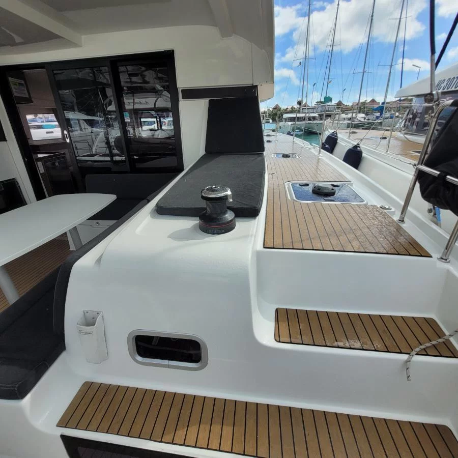 Lagoon 42 - 4 + 2 cab. (Best Love)  - 27