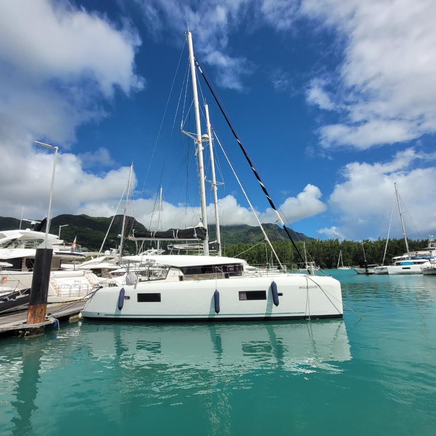 Photo #35 - Lagoon 42 - 4 + 2 cab. (Best Love) in Mahe - 38407