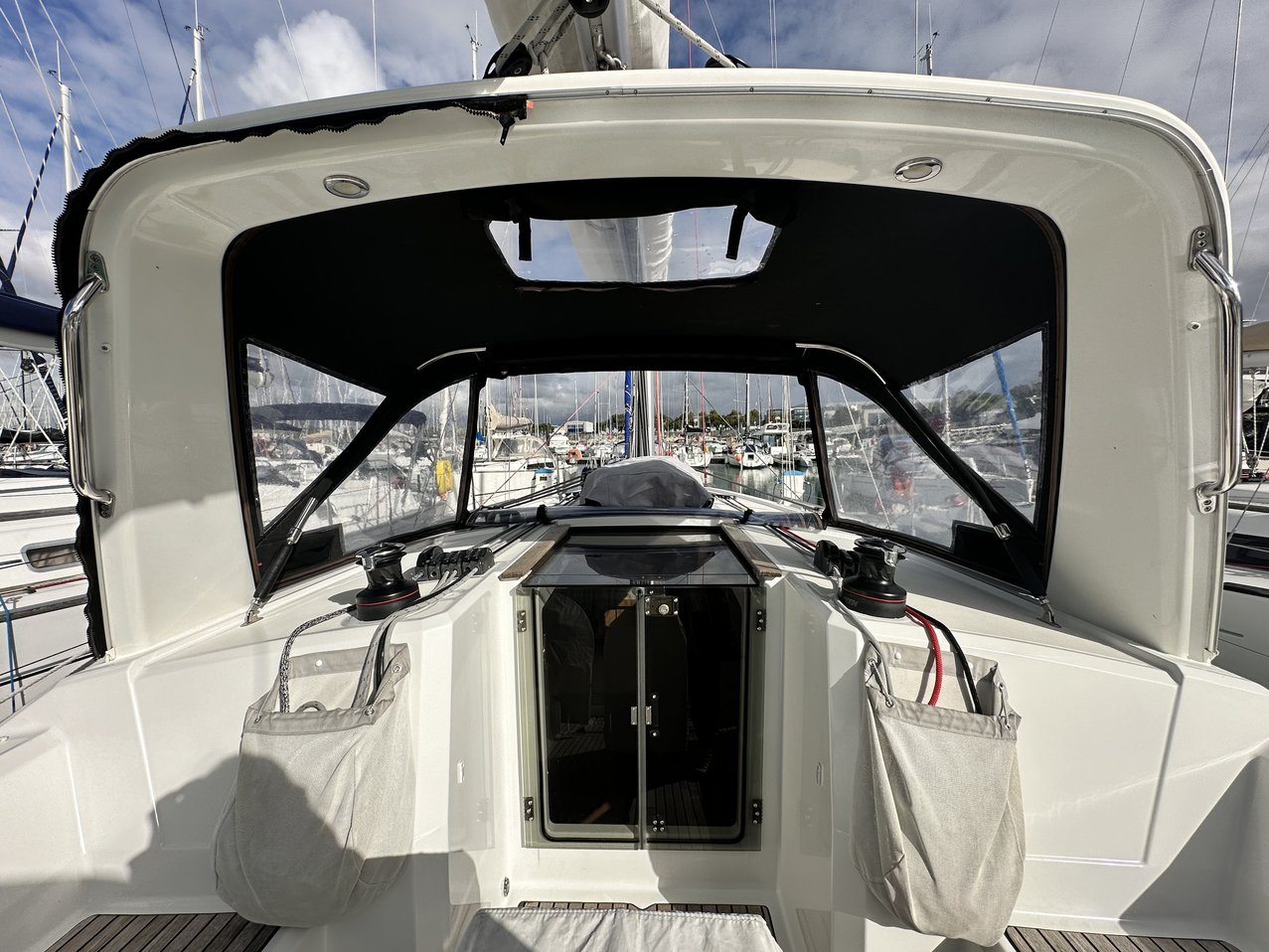 Photo #6 - Oceanis 38.1 (Delfino) in La Rochelle - 38441