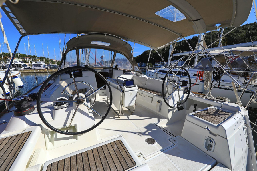 Photo #6 - Sun Odyssey 449 (Canne Bleue) in Pula - 38445