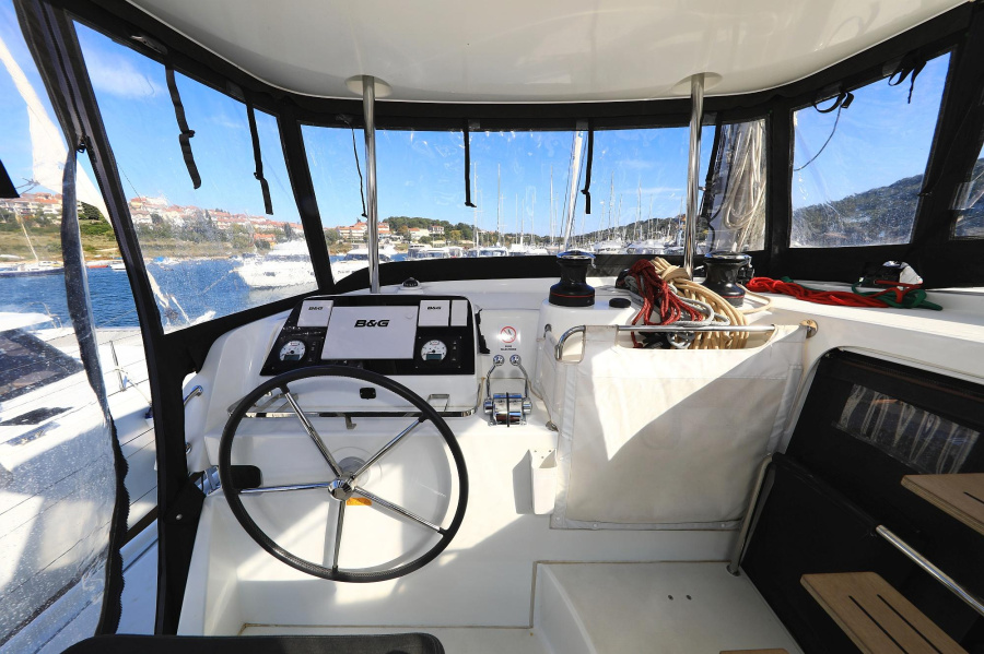 Photo #4 - Lagoon 42 - 4 + 2 cab. (Fleur de Sel) in Pula - 38454
