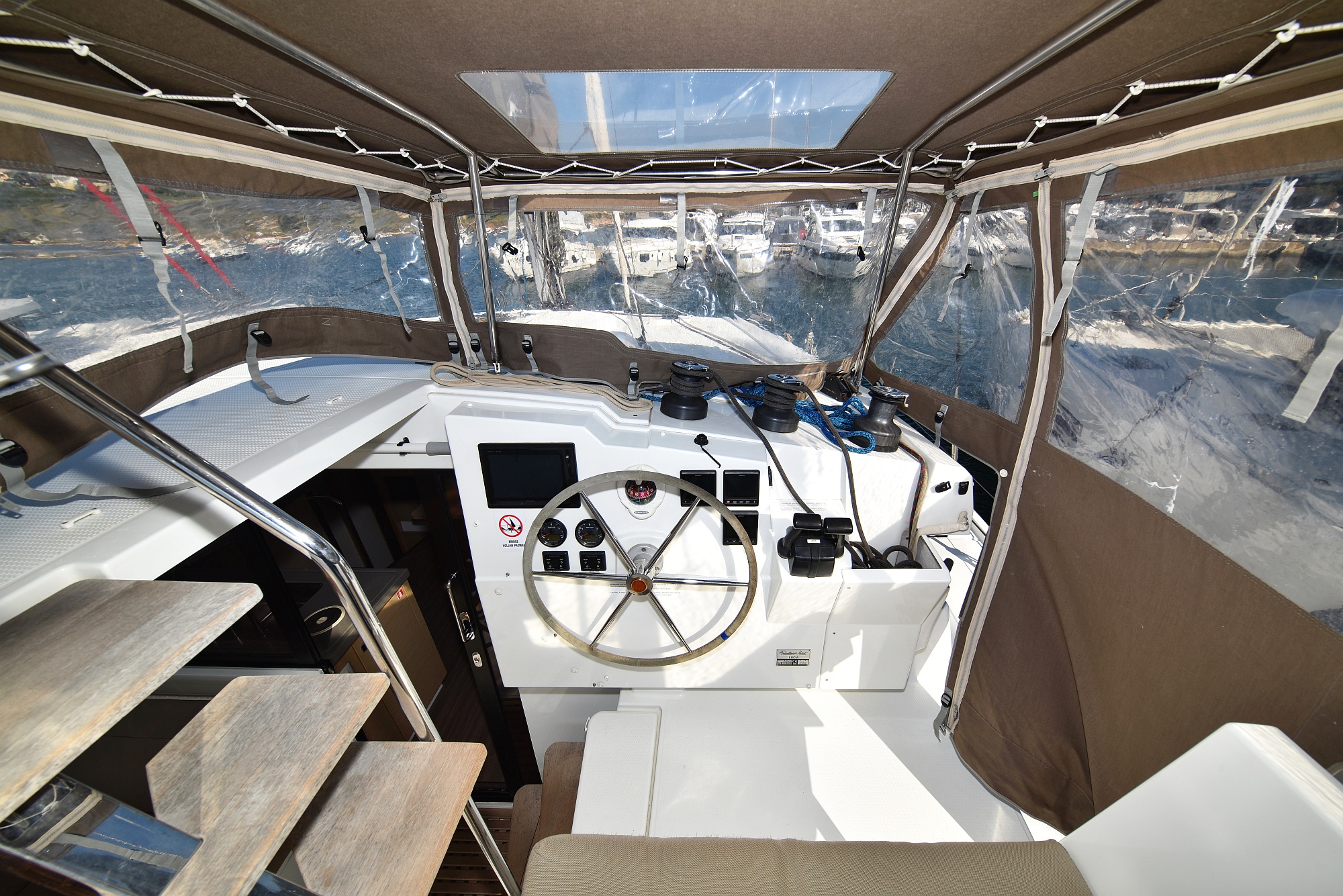Photo #7 - Fountaine Pajot Lucia 40 - 3 cab. (Floreanne) in Pula - 38456