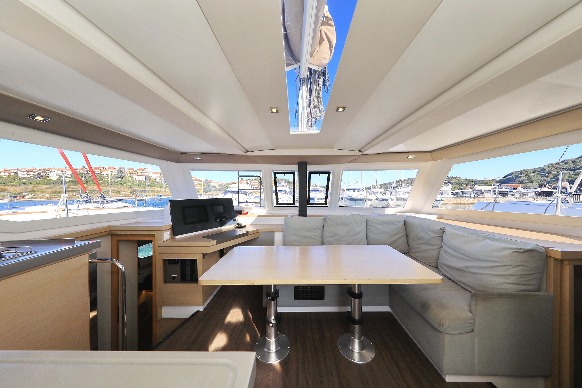 Photo #10 - Fountaine Pajot Lucia 40 - 3 cab. (Floreanne) in Pula - 38456
