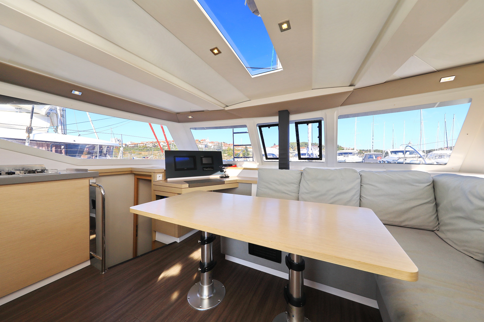 Photo #11 - Fountaine Pajot Lucia 40 - 3 cab. (Floreanne) in Pula - 38456