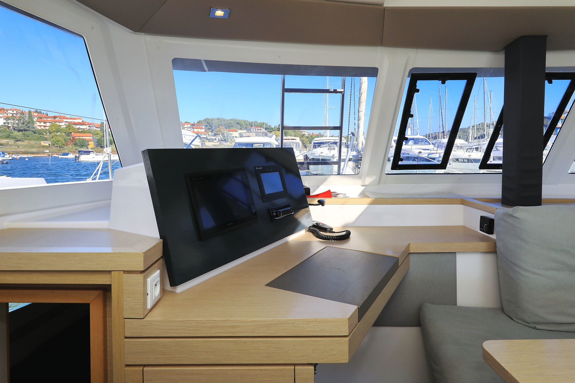 Photo #14 - Fountaine Pajot Lucia 40 - 3 cab. (Floreanne) in Pula - 38456