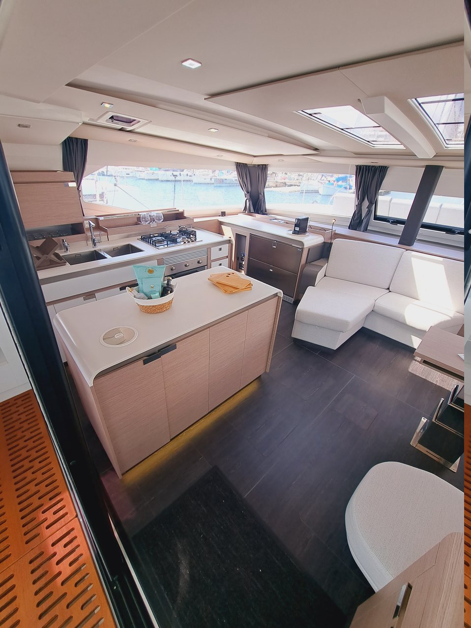 Photo #8 - Fountaine Pajot Aura 51 (Le Grand Bogavant) in Sant Antoni de Portmany - 38472