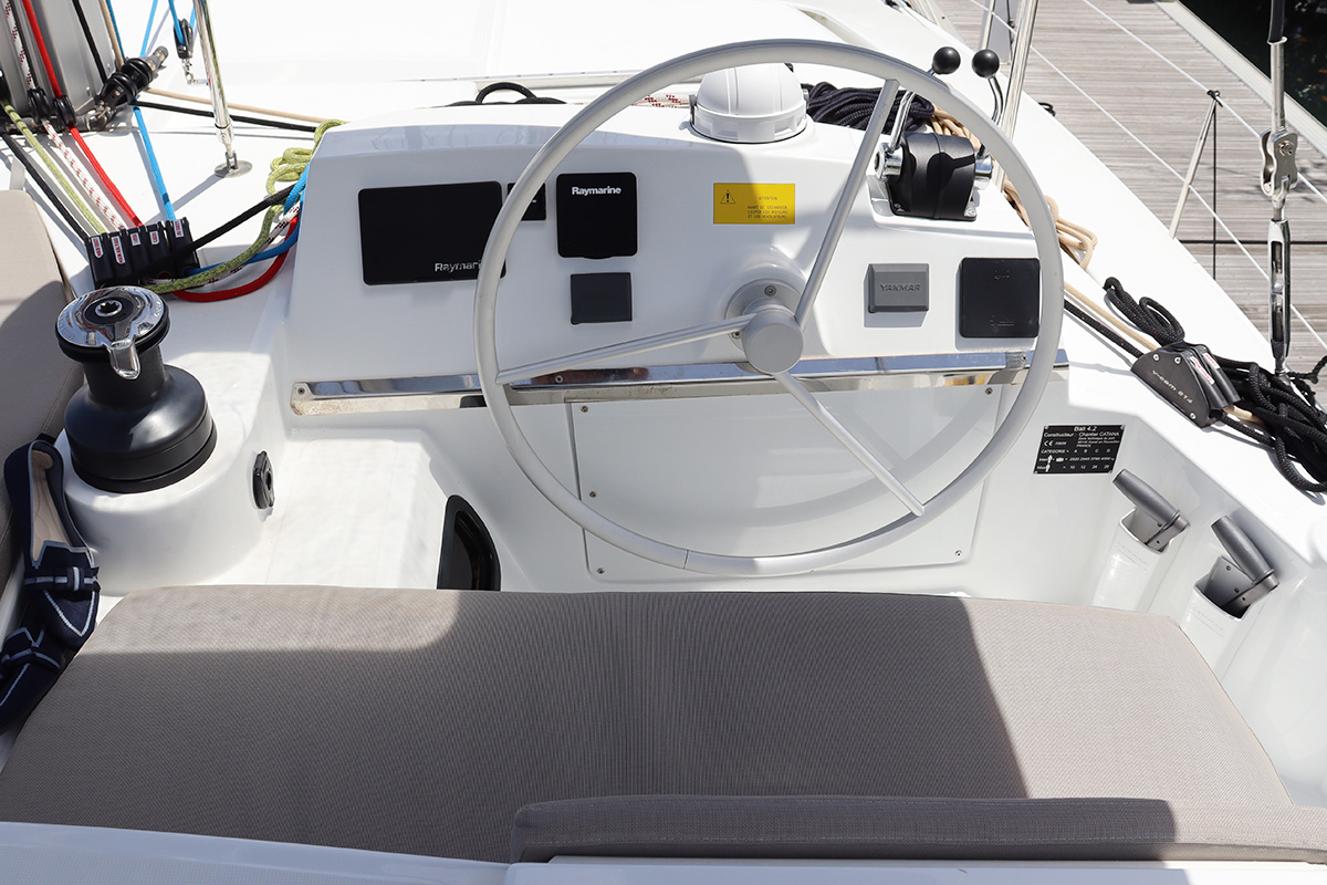 Photo #14 - Bali 4.2 OW (Dorothea) in Nanny Cay - 38474