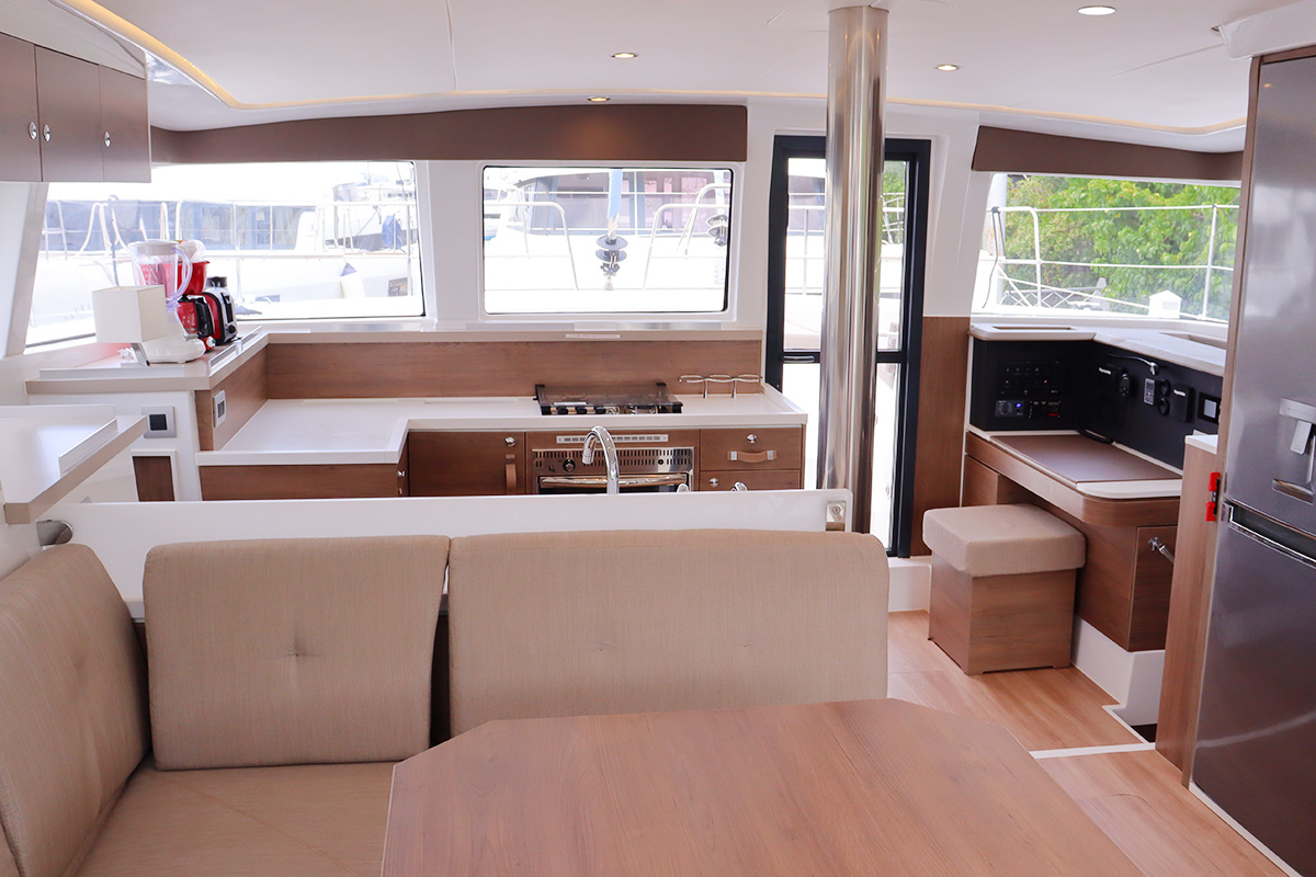Photo #22 - Bali 4.2 OW (Dorothea) in Nanny Cay - 38474