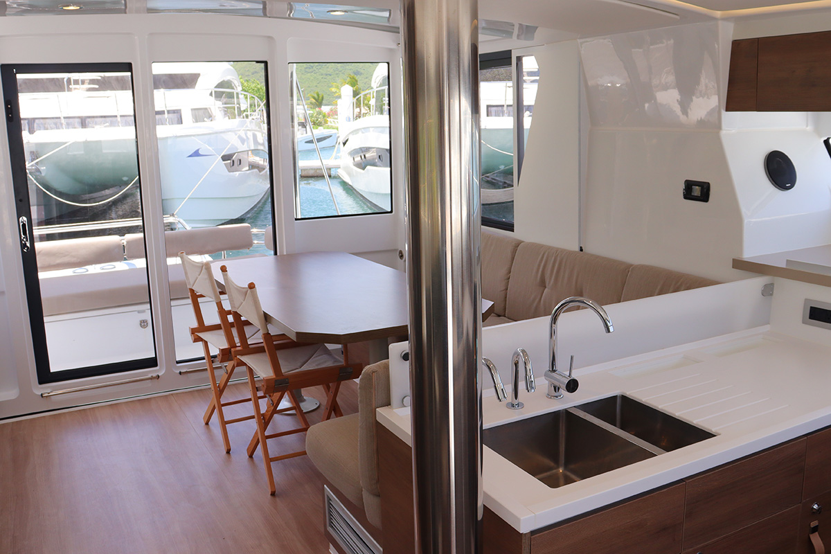 Photo #26 - Bali 4.2 OW (Dorothea) in Nanny Cay - 38474