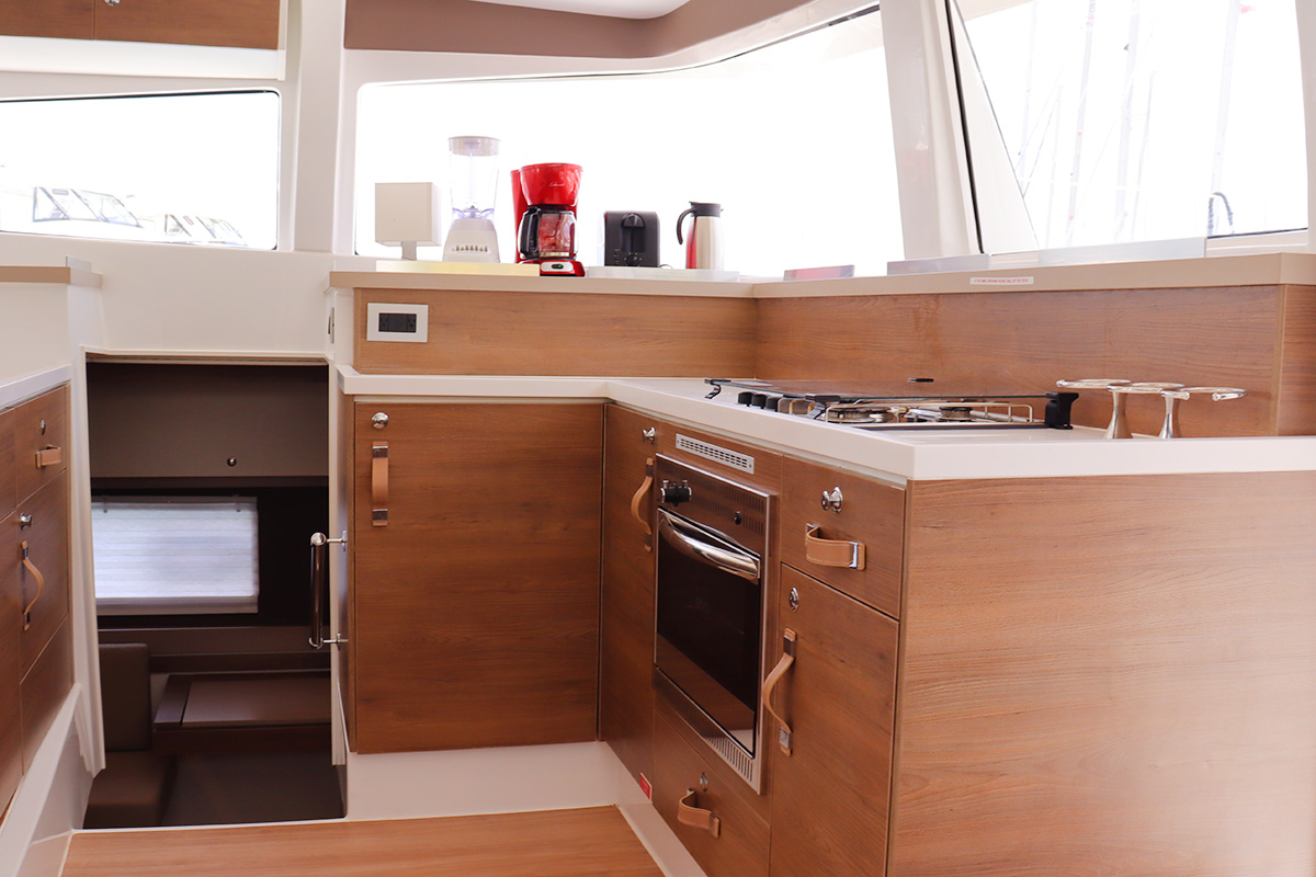 Photo #28 - Bali 4.2 OW (Dorothea) in Nanny Cay - 38474