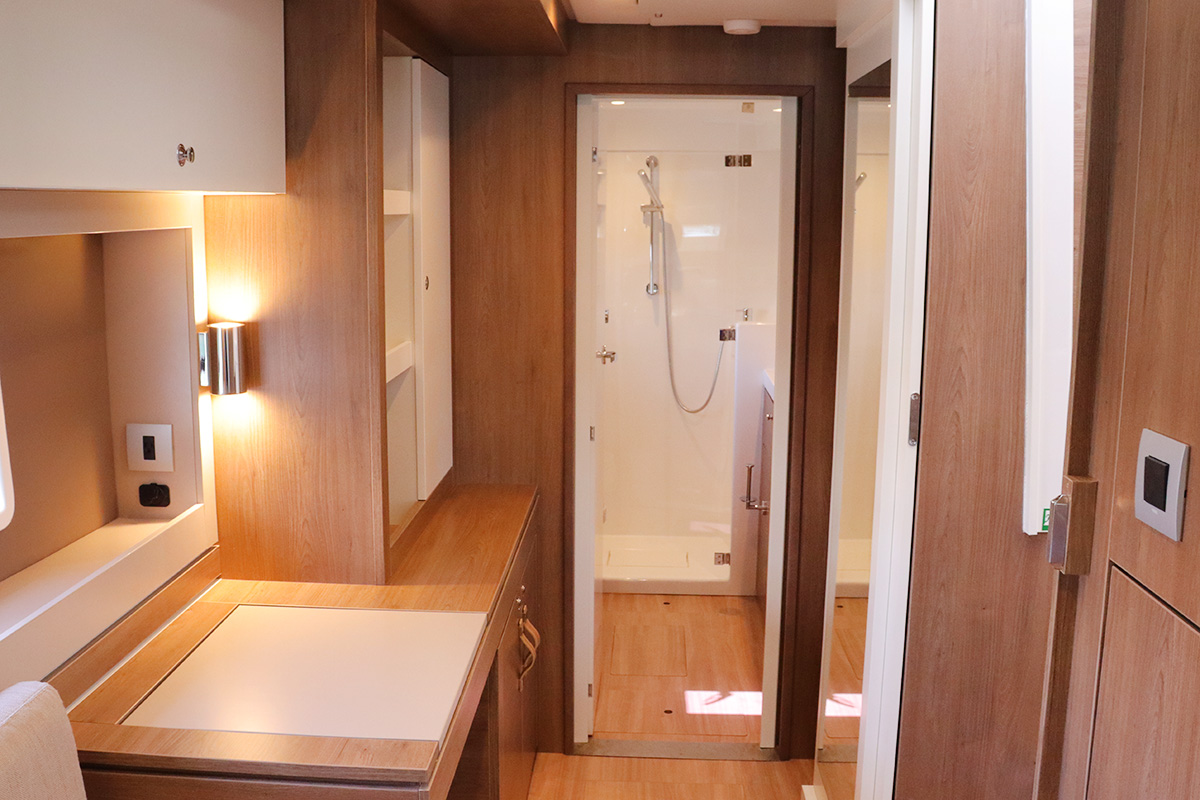 Photo #35 - Bali 4.2 OW (Dorothea) in Nanny Cay - 38474