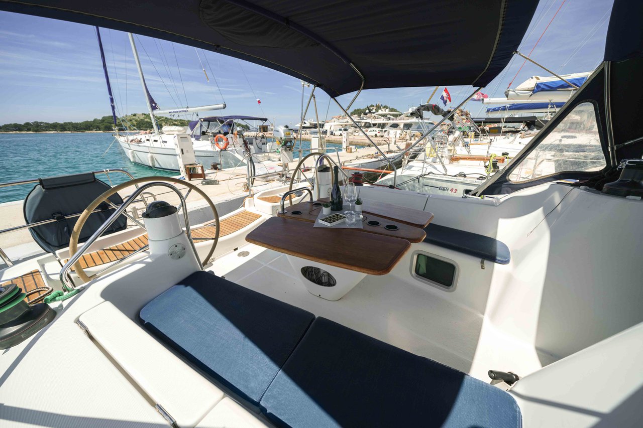 Photo #15 - Sun Odyssey 42i (Ema) in Tribunj - 38524