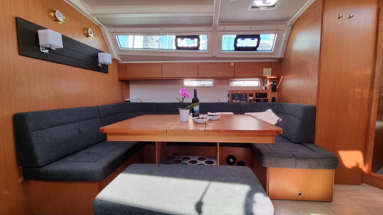 Photo #9 - Bavaria Cruiser 46 - 4 cab. (Iustitia) in Trogir - 38552