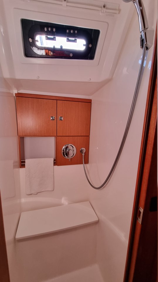 Photo #17 - Bavaria Cruiser 46 - 4 cab. (Iustitia) in Trogir - 38552