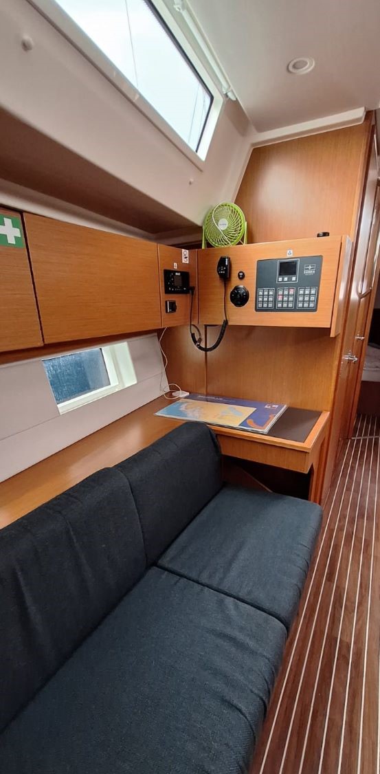Photo #3 - Bavaria C45 - 4 cab. (Bluna) in Trogir - 38564