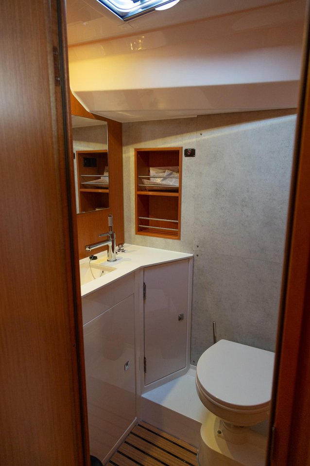 Photo #18 - Bavaria C42 (Tatyana) in Pirovac - 38581