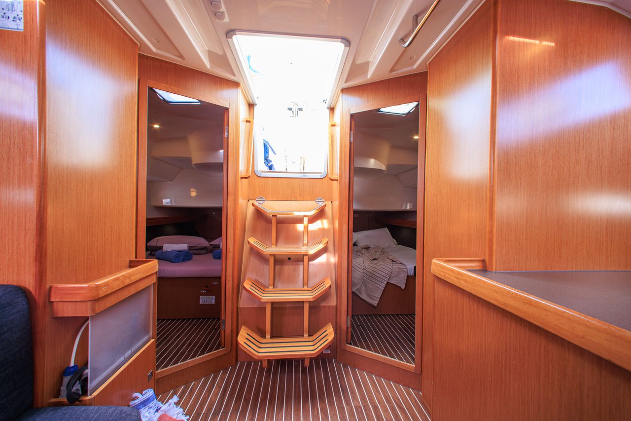 Photo #6 - Bavaria Cruiser 46 - 4 cab. (Kyveli) in Athens - 38593