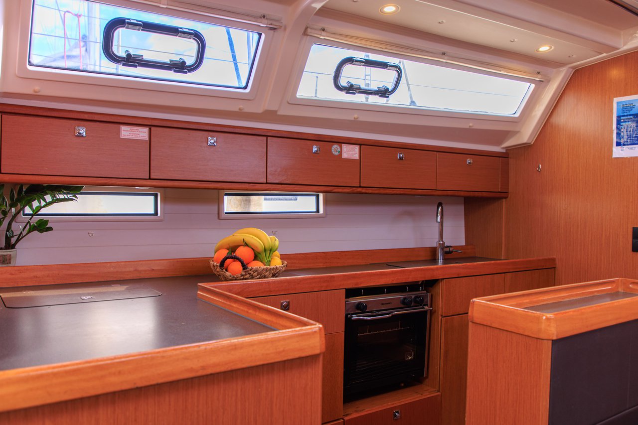 Photo #13 - Bavaria Cruiser 46 - 4 cab. (Kyveli) in Athens - 38593