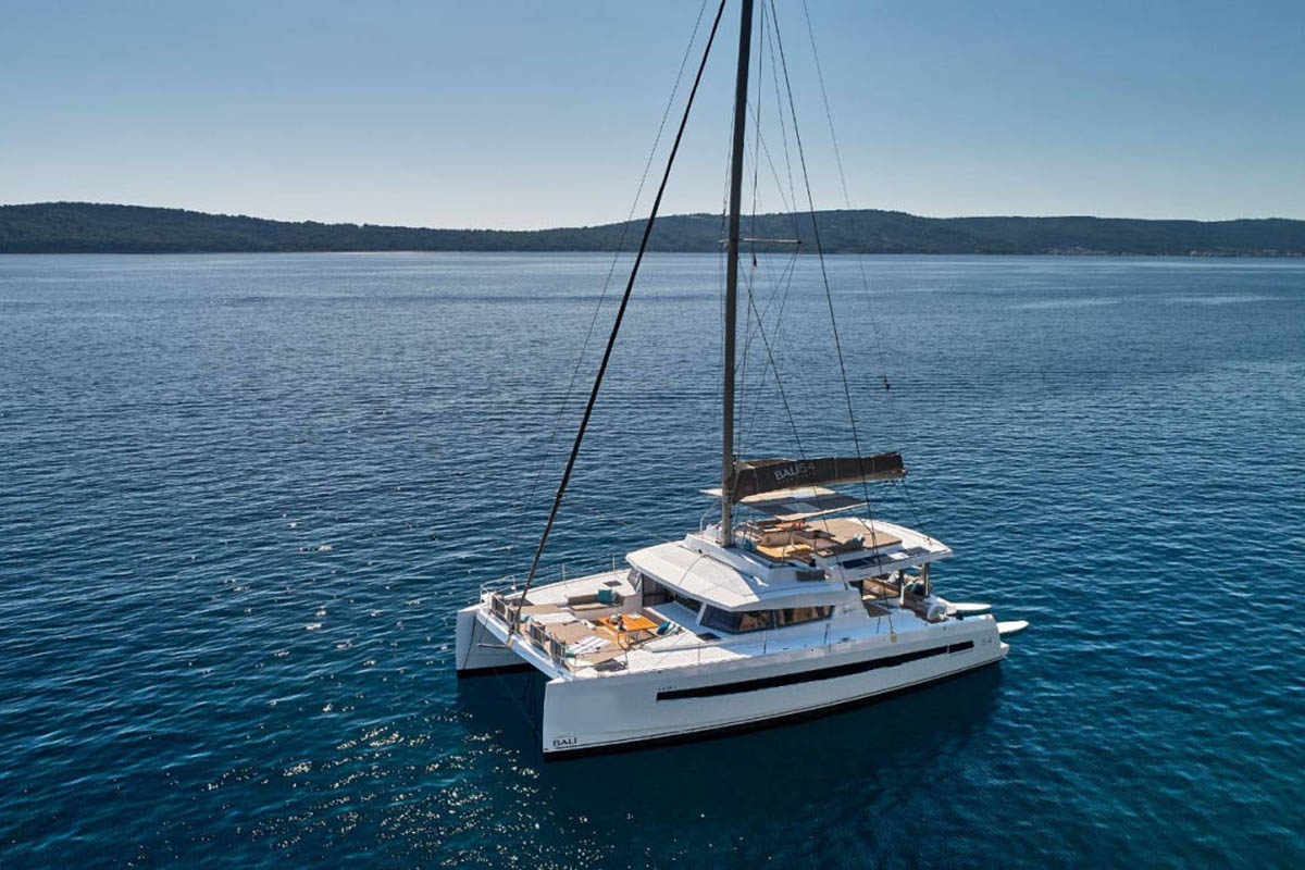 Photo #5 - Bali 5.4 - 5 + 2 cab (ChillinHut) in Nanny Cay - 38633