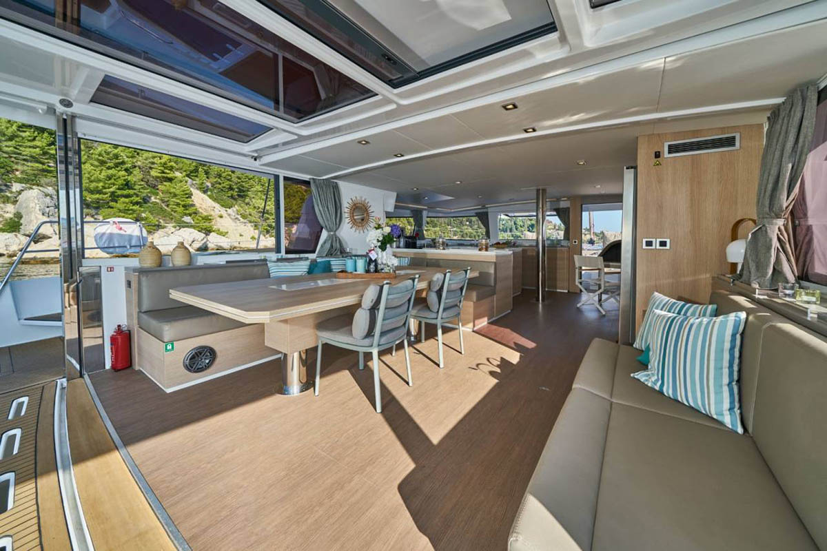 Photo #10 - Bali 5.4 - 5 + 2 cab (ChillinHut) in Nanny Cay - 38633