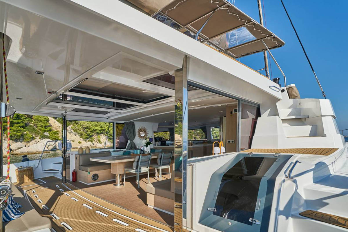 Photo #12 - Bali 5.4 - 5 + 2 cab (ChillinHut) in Nanny Cay - 38633