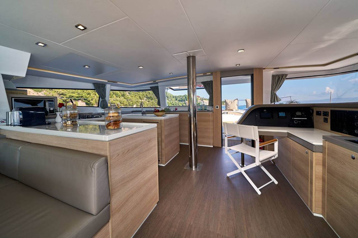 Photo #14 - Bali 5.4 - 5 + 2 cab (ChillinHut) in Nanny Cay - 38633