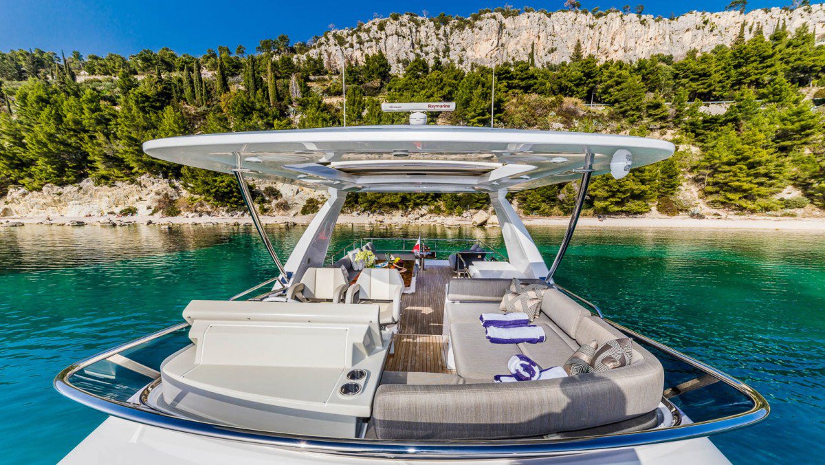 Photo #13 - Azimut 66 - 4 + 1 cab. (MY My Karat II) in Kastela - 38639