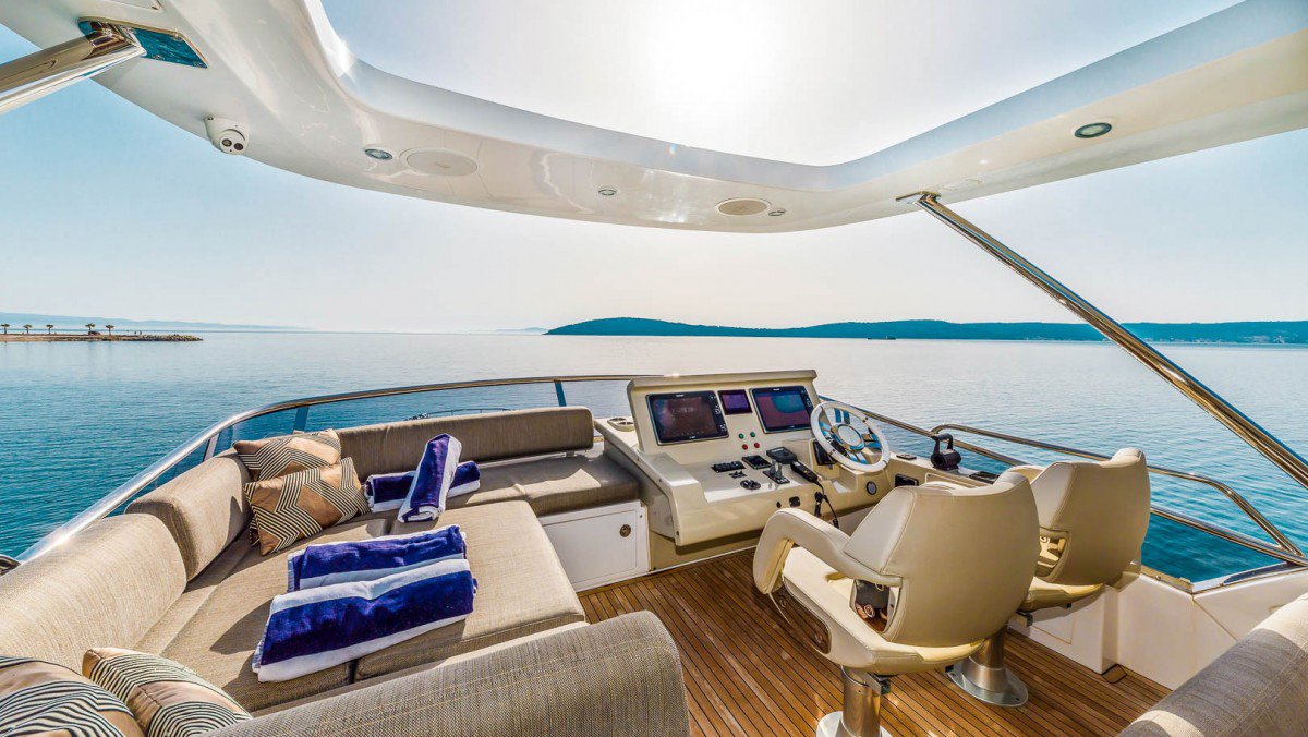 Photo #14 - Azimut 66 - 4 + 1 cab. (MY My Karat II) in Kastela - 38639
