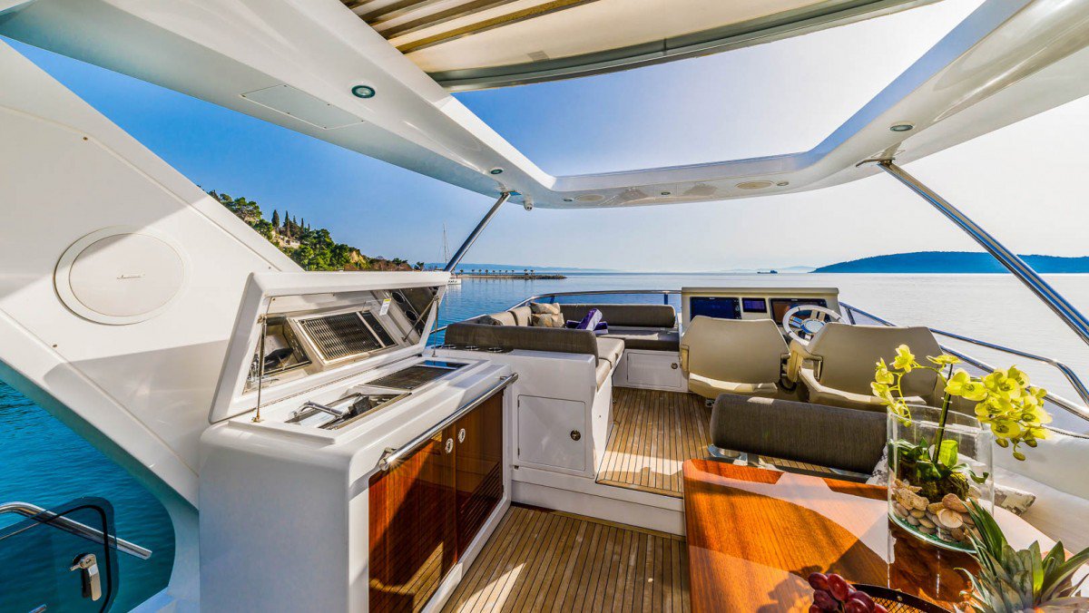 Photo #16 - Azimut 66 - 4 + 1 cab. (MY My Karat II) in Kastela - 38639