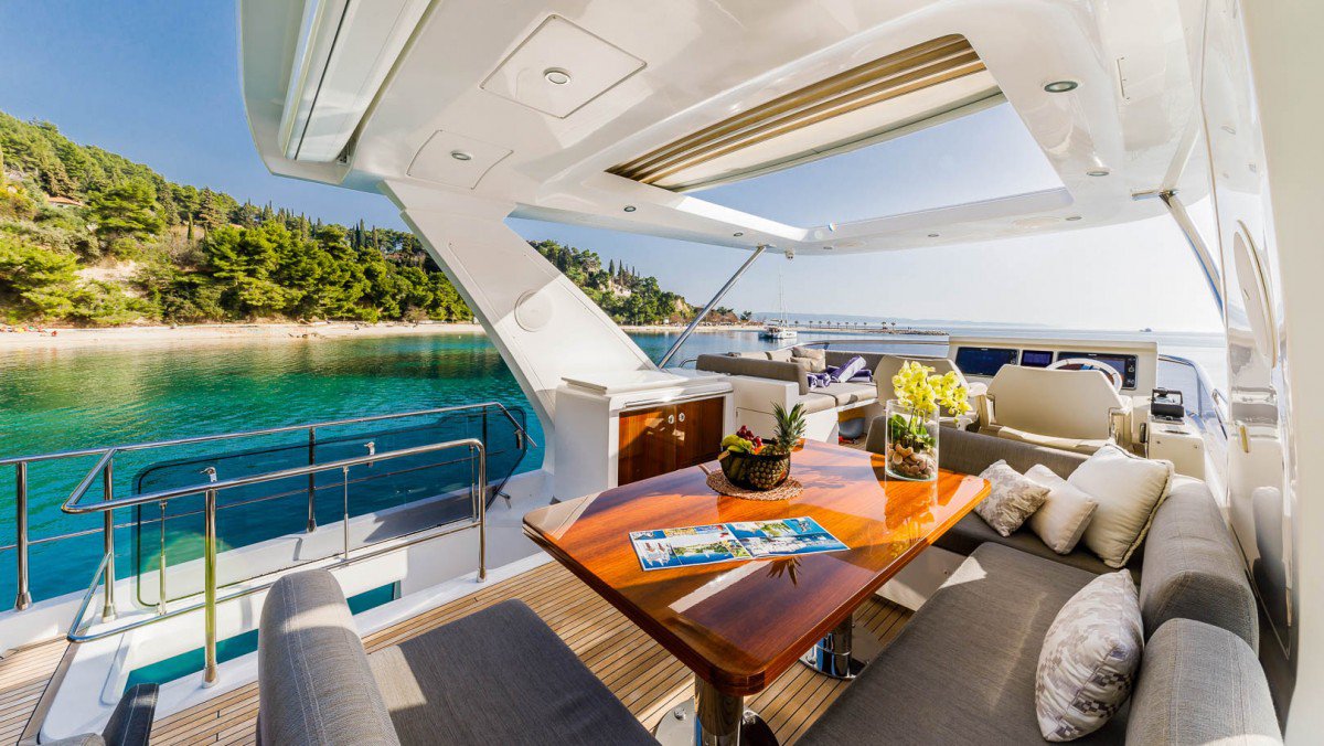 Photo #17 - Azimut 66 - 4 + 1 cab. (MY My Karat II) in Kastela - 38639