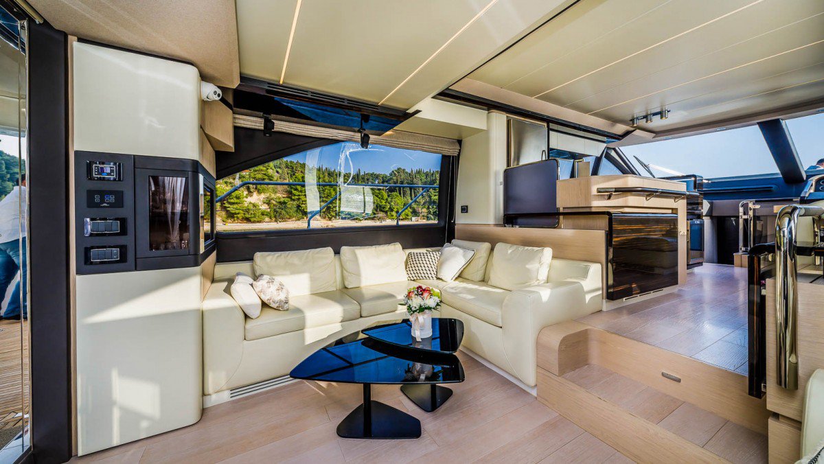 Photo #22 - Azimut 66 - 4 + 1 cab. (MY My Karat II) in Kastela - 38639