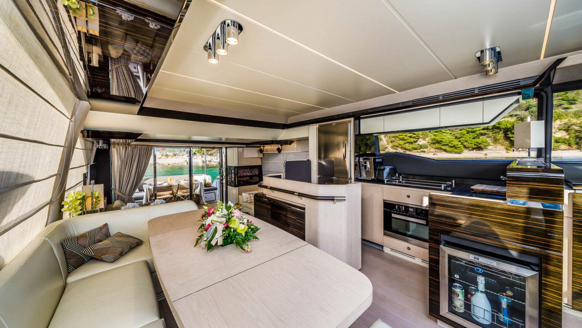 Photo #23 - Azimut 66 - 4 + 1 cab. (MY My Karat II) in Kastela - 38639