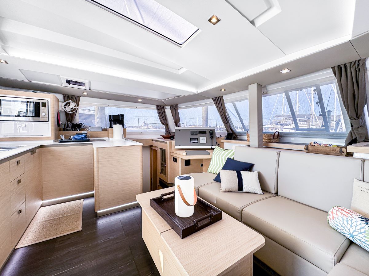 Photo #12 - Fountaine Pajot Astrea 42 Maestro (Serenity Now) in Nanny Cay - 38640