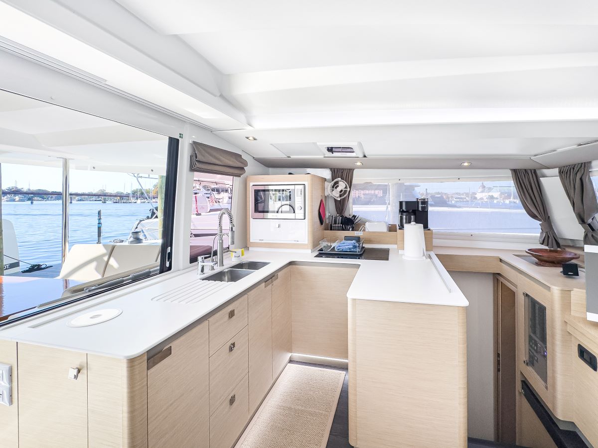 Photo #15 - Fountaine Pajot Astrea 42 Maestro (Serenity Now) in Nanny Cay - 38640