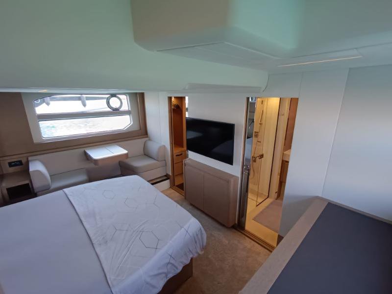 Photo #12 - Prestige 590 Flybridge - 3 + 1 cab. (Tereza) in Split - 38645