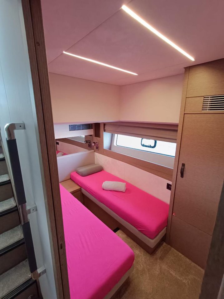 Photo #13 - Prestige 590 Flybridge - 3 + 1 cab. (Tereza) in Split - 38645